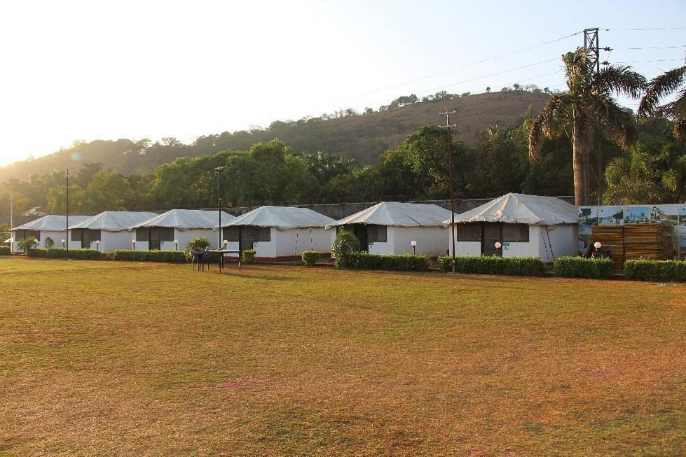 Whispering Woods Resort Lonavala Exteriör bild