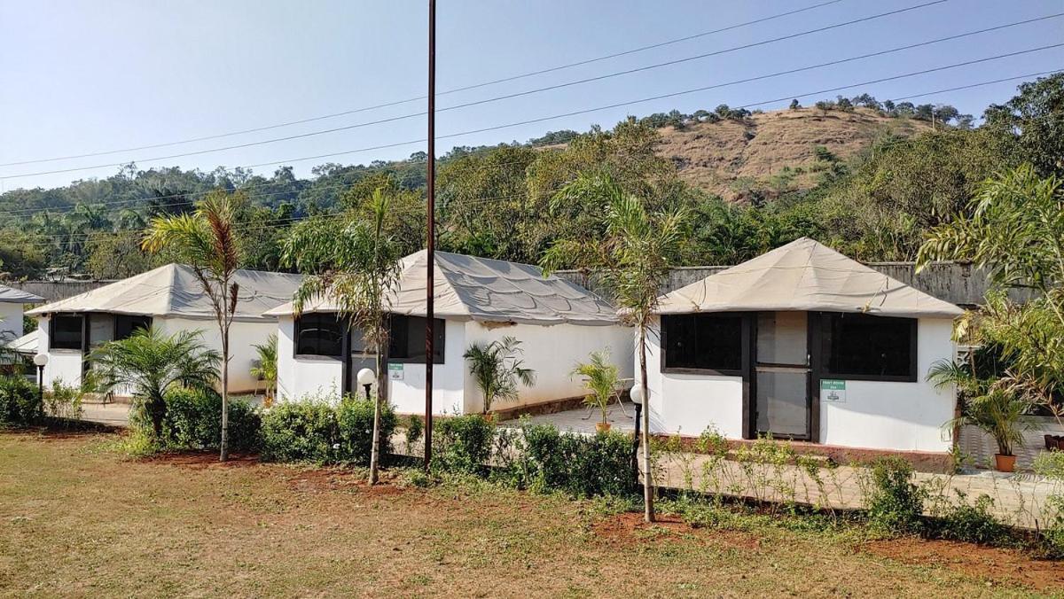 Whispering Woods Resort Lonavala Exteriör bild