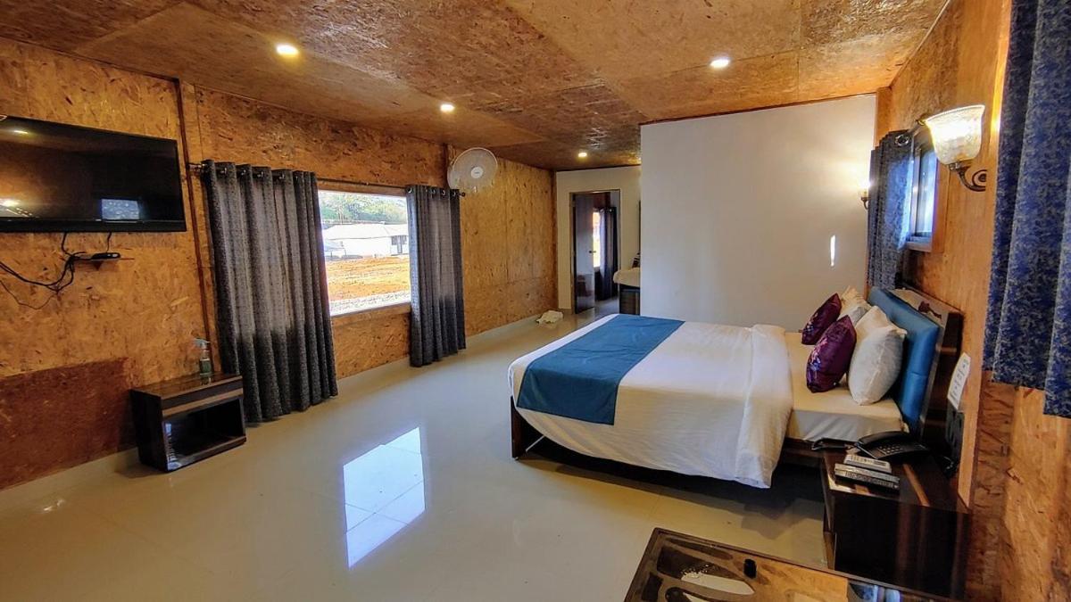 Whispering Woods Resort Lonavala Exteriör bild